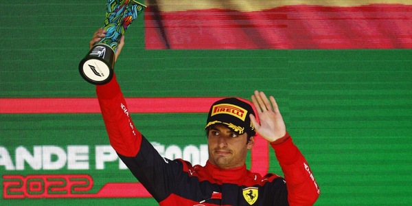 Sainz: "Mercedes intoccabili: la Ferrari tornerà più forte nel 2023"