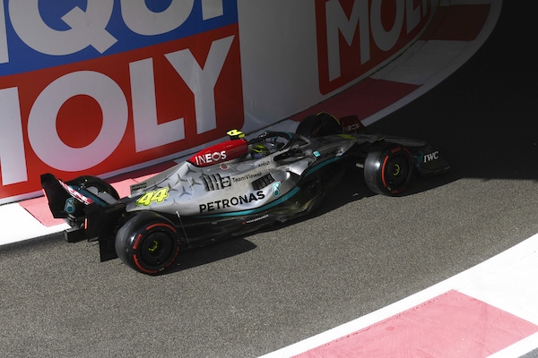 Hamilton crede al primo successo 2022: "Siamo vicini, speriamo di divertirci domenica"
