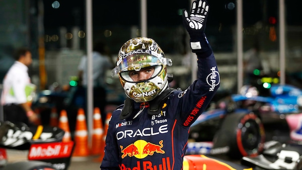 GP Abu Dhabi, qualifiche: prima fila Red Bull con Max in pole, poi le Ferrari