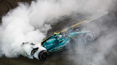 Vettel show ad Abu Dhabi con Verstappen, Leclerc e Perez