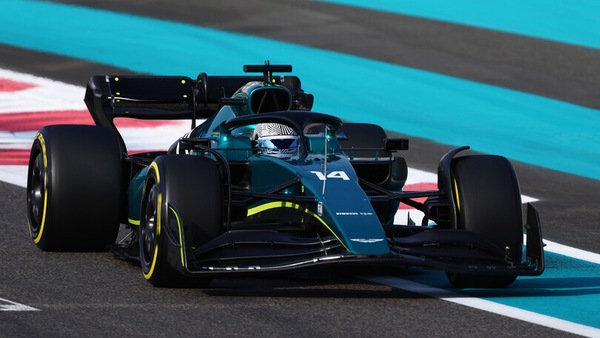 Test Pirelli ad Abu Dhabi, Alonso sulla Aston senza sponsor