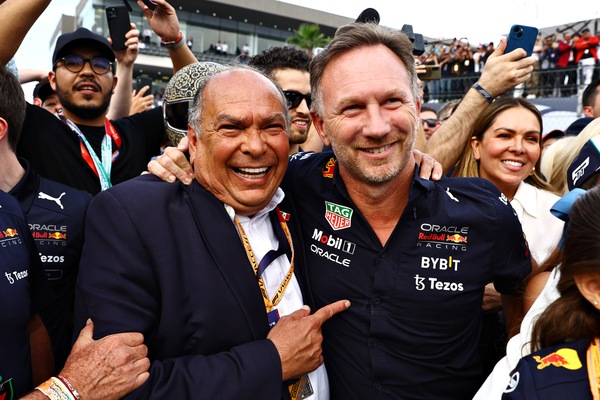 Horner: "Ricciardo? Perez ha due anni di contratto"