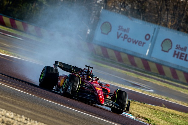 Ferrari, test con le Pirelli da bagnato a Fiorano