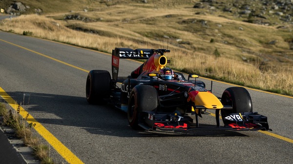12 Ore di Bathurst 2023, una F1 tornerà a esibirsi a Mount Panorama