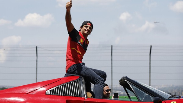 Carlos Sainz Junior esclusivo: "Io, Charles Leclerc e la Rossa"