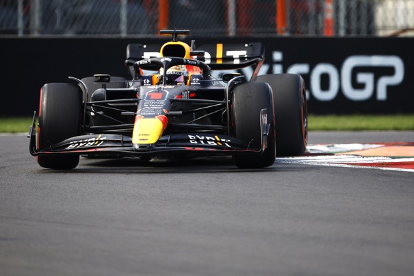 Verstappen ed i limiti della RB18 legati al peso