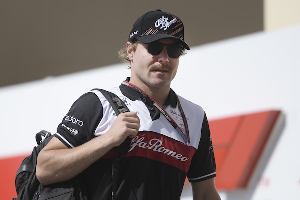 Bottas: "Un bene che la F1 si sia aperta, non ci devono controllare"