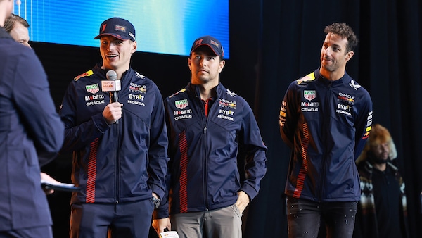 Verstappen e la difesa del titolo: "Hamilton in lotta come gli altri"