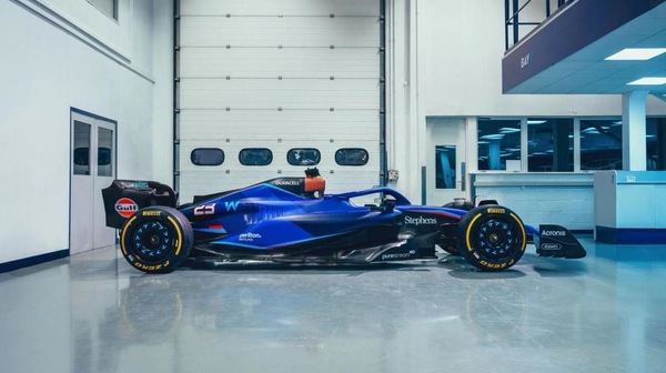 Williams FW45 gira a Silverstone e rivela le novità 2023