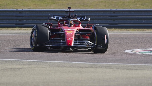 Ferrari SF-23 in pista a Fiorano