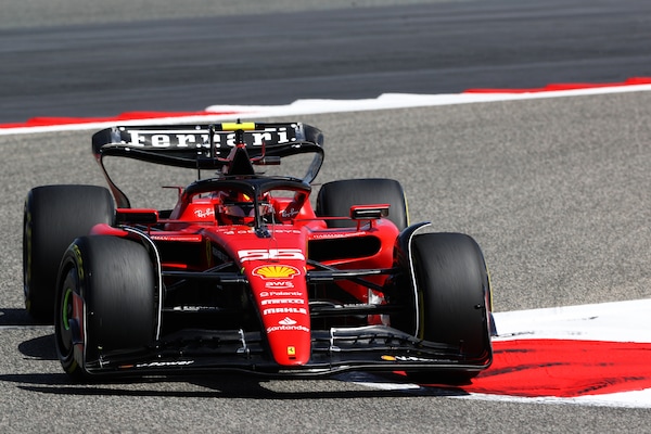 Ferrari, Sainz: "Non siamo lenti e lavoriamo sul passo"