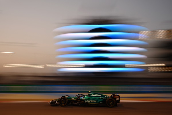 GP Bahrain, FP2: lampo Aston Martin, Alonso in testa davanti alle Red Bull e Leclerc