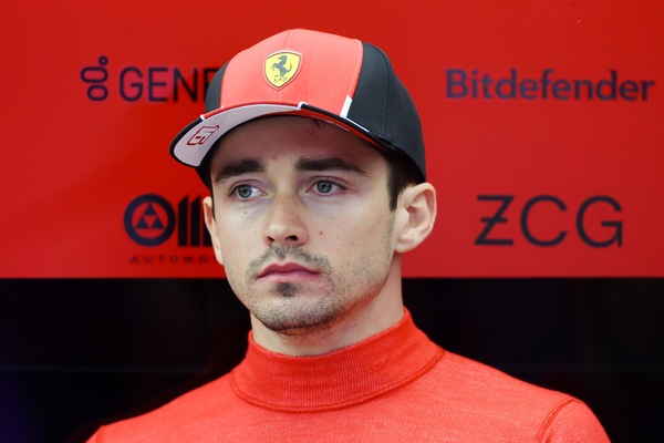 Ferrari, Leclerc in penalità a Jeddah