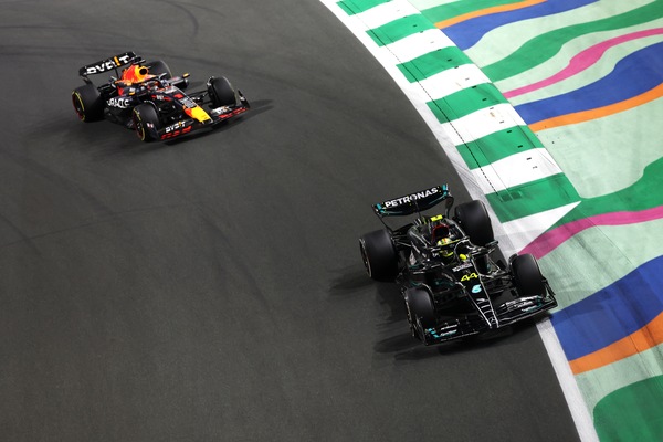 Horner: Hamilton non è secondo a nessuno, risolverà i problemi