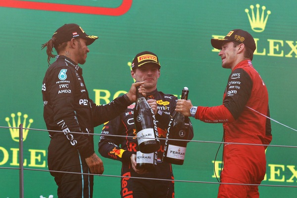 Ferrari, Mercedes, Red Bull... sfida infernale tra coppie a scoppio