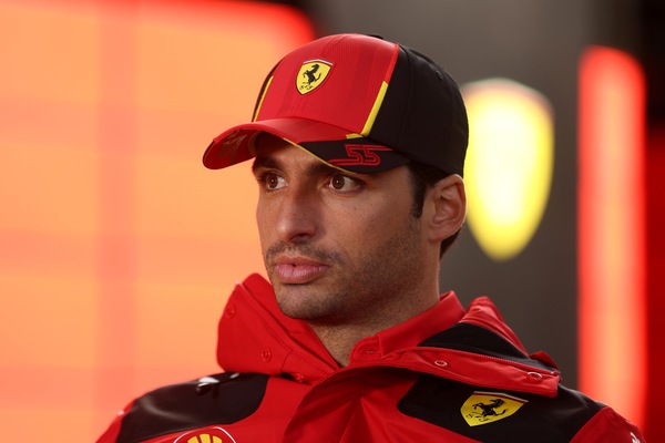Sainz: cambiare questa Ferrari richiederà tempo
