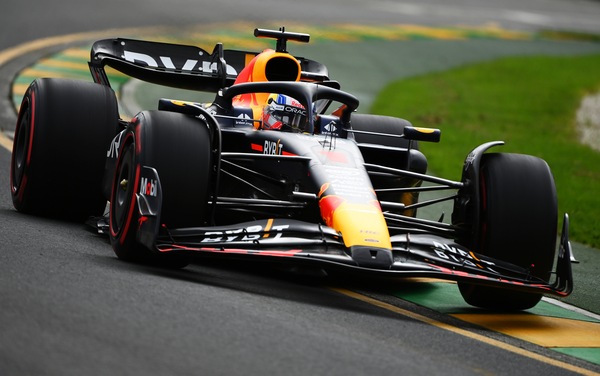 GP Australia, qualifiche: Verstappen in pole davanti alle Mercedes, Sainz 5° e Leclerc 7°