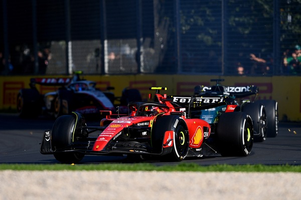 Penalità Sainz, Alonso difende Carlos: "Decisione troppo severa"