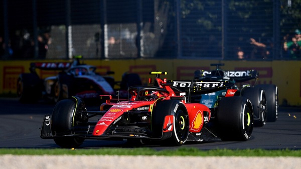 Penalità Sainz, Alonso difende Carlos: "Decisione troppo severa"