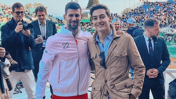 Russell e il calendario della F1 spiegato a Djokovic