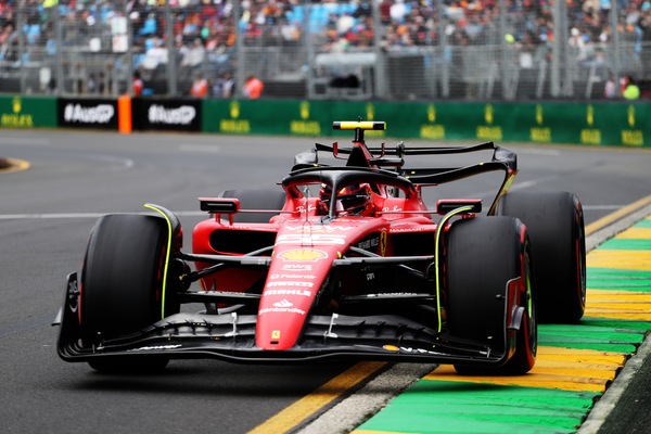 Sainz, il messaggio di scuse ad Alonso e un pronostico