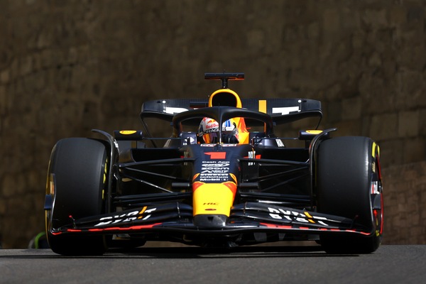 GP Azerbaijan, FP1: Leclerc a sandwich tra le due Red Bull