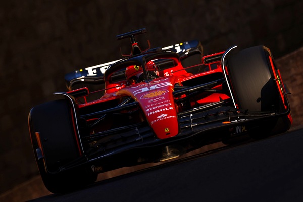 GP Azerbaijan, qualifiche: Leclerc, che pole! Battute le Red Bull, Sainz 4°