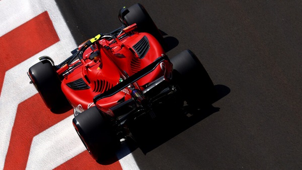 Sainz: "Posso solo limitare i danni. Ogni giro che faccio è difficile"