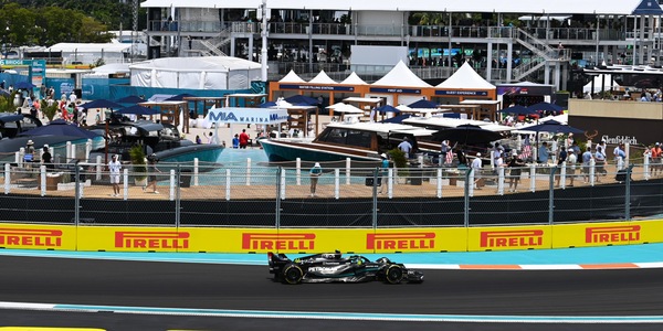 GP Miami, FP1: 1-2 Mercedes, poi Leclerc e Verstappen