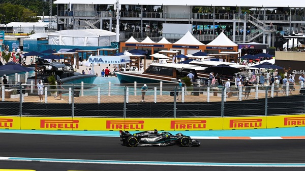 GP Miami, FP1: 1-2 Mercedes, poi Leclerc e Verstappen