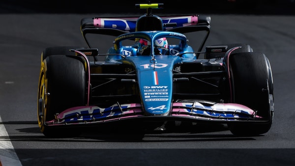 Alpine in acque agitate, Rossi attacca Szafnauer e il team