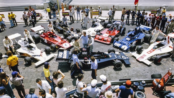 Ci vediamo da Mario: Costruttori, classe quasi estinta