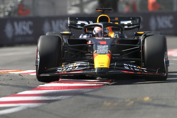 GP Monaco, qualifiche: Verstappen, pole da urlo! Battuti Alonso e Leclerc