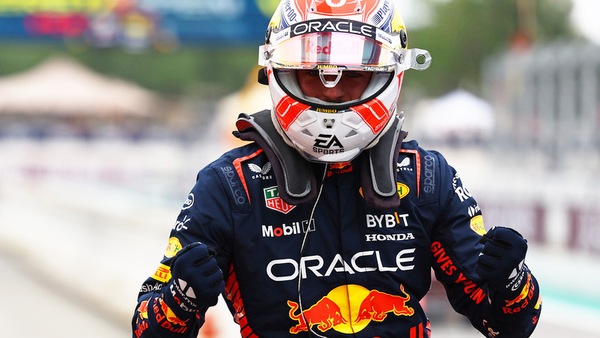 GP Spagna, qualifiche: Verstappen in pole in un sabato di follie, Sainz 2°, Leclerc fuori in Q1
