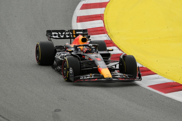 GP Spagna: dominio Verstappen davanti alle Mercedes, Sainz 5°, Leclerc 11°