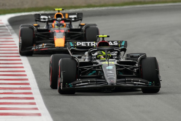 Mercedes, il podio in Spagna premia il team. Wolff: restiamo realisti