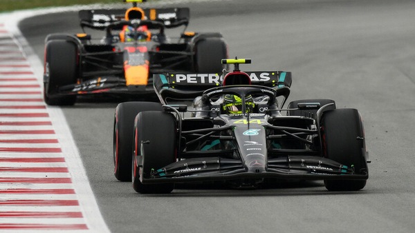 Mercedes, il podio in Spagna premia il team. Wolff: restiamo realisti