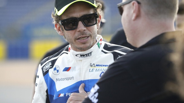 Valentino Rossi, spettacolo a Le Mans: ecco la prima vittoria in GT