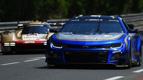 Le Mans, cosa ci fa una Chevrolet Camaro NASCAR alla 24 Ore