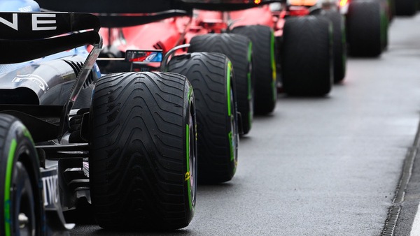 Bando gomme 2025, la sfida Bridgestone alla Pirelli