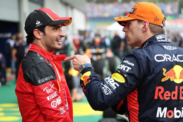Sainz: "Vicino alle Red Bull, ma sono sempre più veloci della Ferrari"