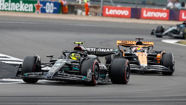 Hamilton loda McLaren, l'esempio da seguire per Mercedes