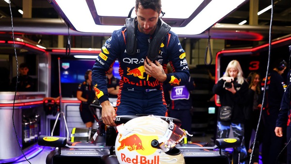 Test Pirelli, Ricciardo oltre quota 100 giri