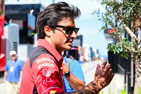 Sainz: "Due decimi e cambia tutto, sarà una Ferrari forte in Ungheria"