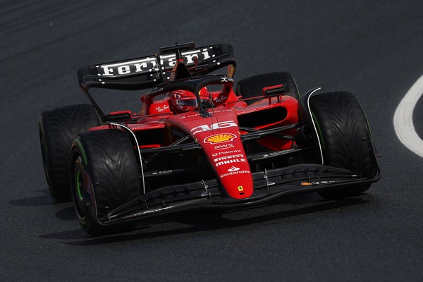 Leclerc: “La macchina sovrasterza e sottosterza tantissimo”