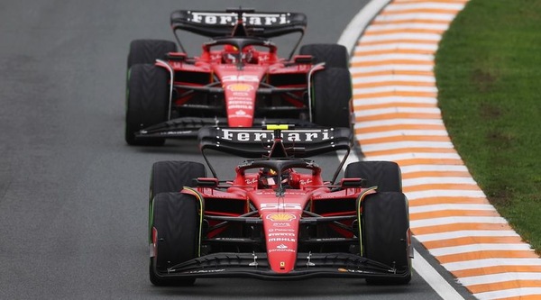 Vasseur: "Week end caotico, Carlos ha fatto un ottimo lavoro"