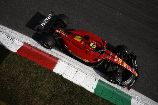 Leclerc: "Con Sainz duello divertente ed al limite"