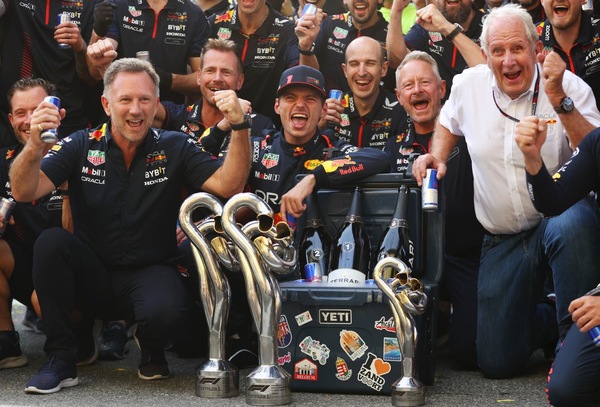 Red Bull campione a Singapore se: le (difficili) combinazioni per il titolo Costruttori