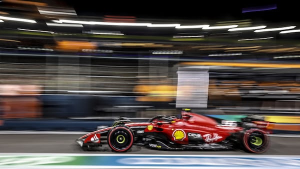 GP Singapore, qualifiche: Sainz da urlo, è pole!