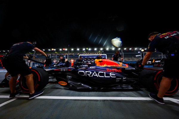 Verstappen "In pit lane mi sono fermato come fanno tutti"